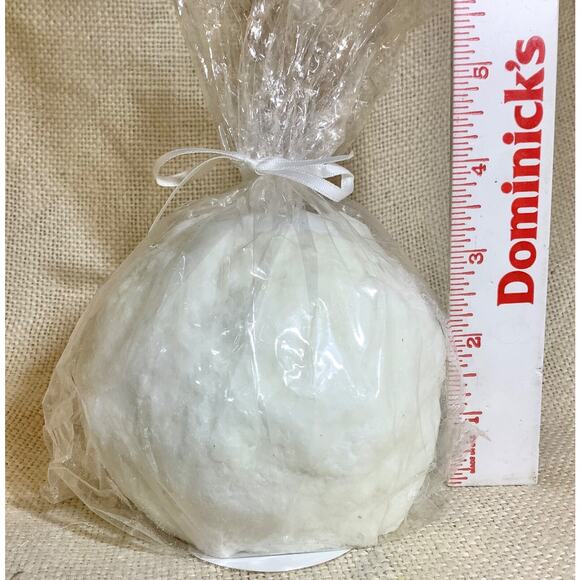 New CRATE AND BARREL 4.5 inch large snowball unscented candle - Picture 4 of 4